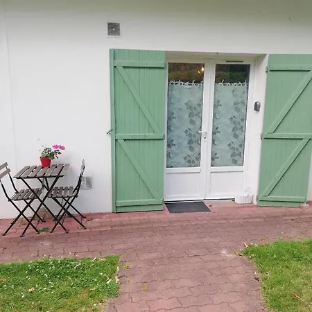 Appartement De Plain Pied Dans La Verdure Yerres Exterior photo