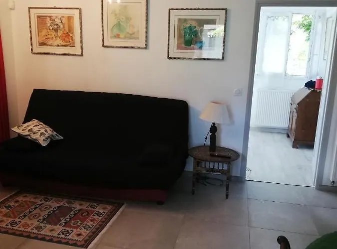 Appartement De Plain Pied Dans La Verdure