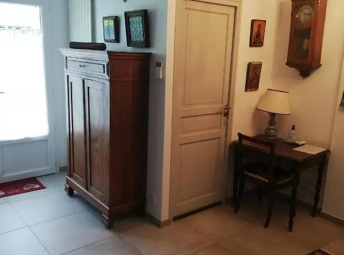 Appartement De Plain Pied Dans La Verdure